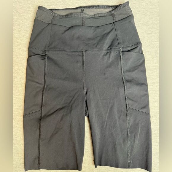 Lululemon Women's Size 4 Femme Force Super High Rise Short 8" Black - Picture 1 of 5